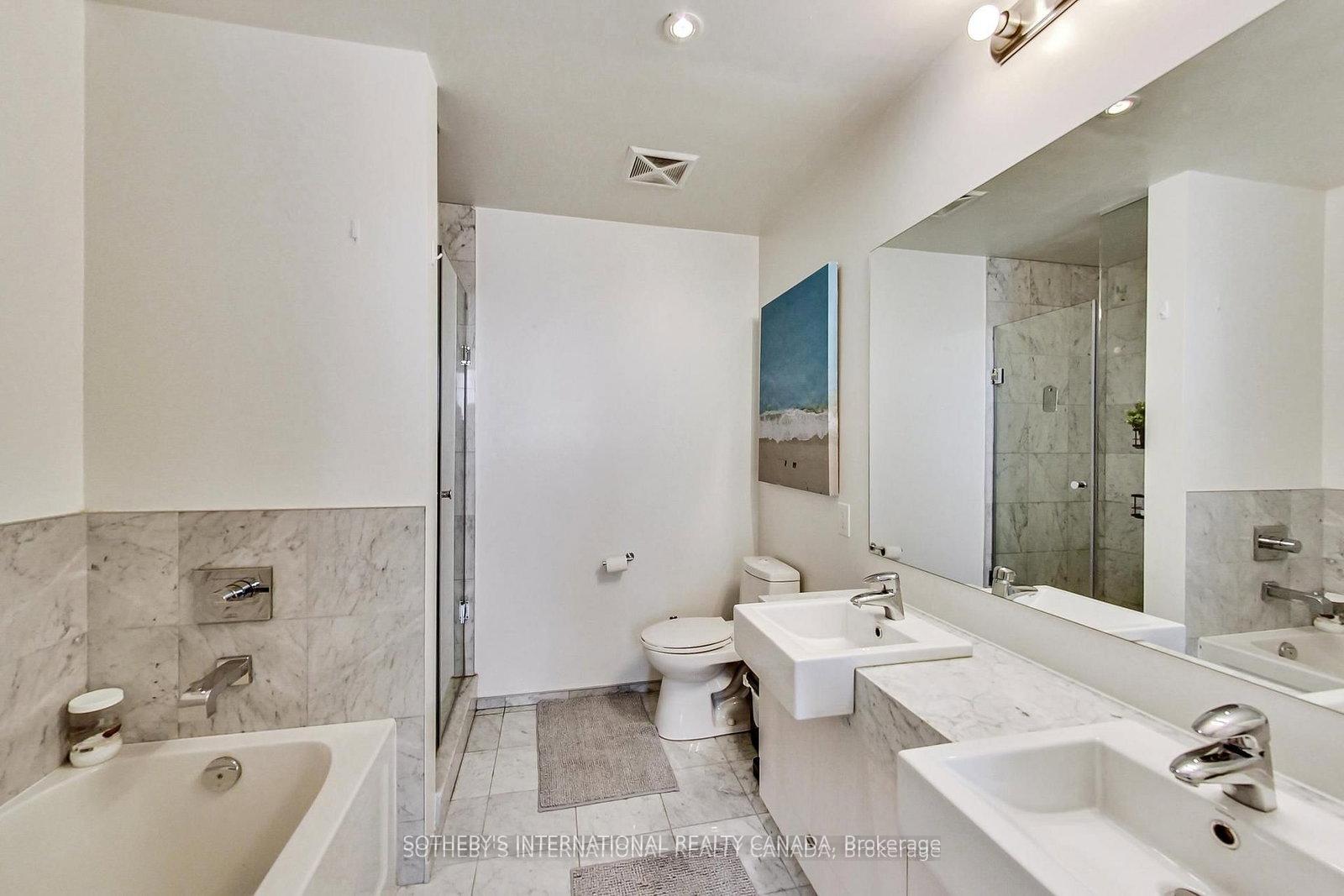 8 The Esplanade 5504, Toronto Unit: 5504