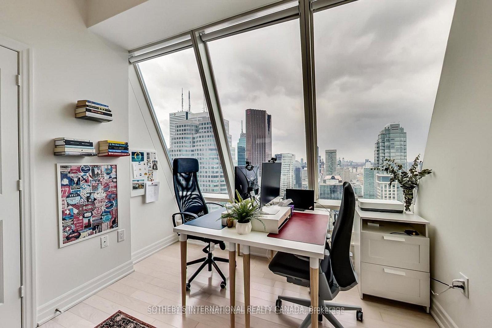 8 The Esplanade 5504, Toronto Unit: 5504