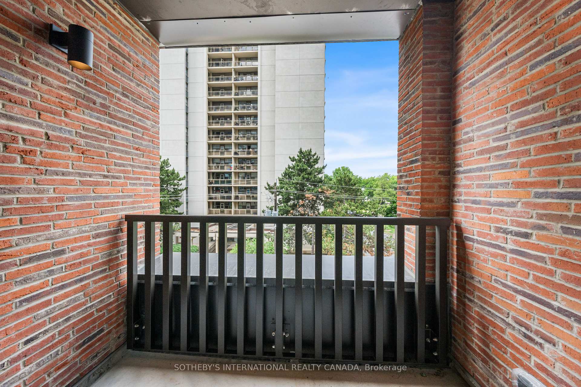 109 Erskine Avenue 308, Toronto Unit: 308