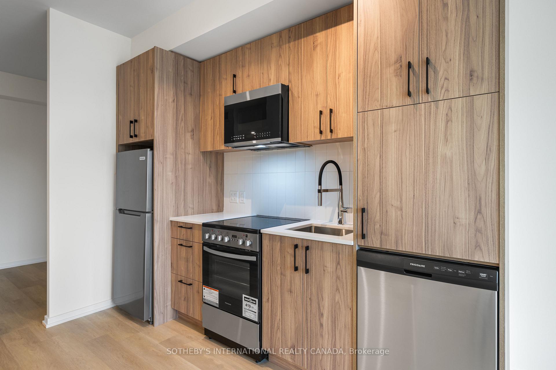 109 Erskine Avenue 308, Toronto Unit: 308