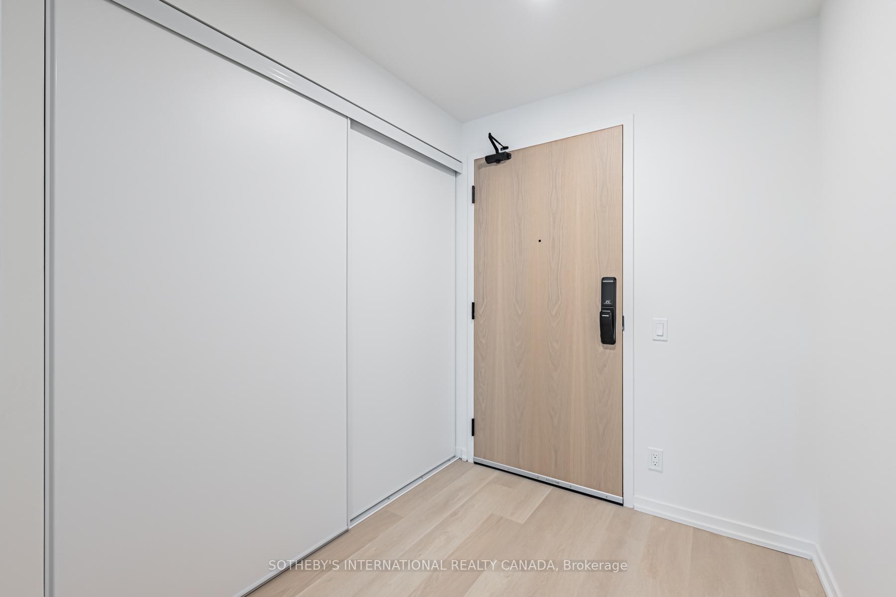 109 Erskine Avenue 308, Toronto Unit: 308