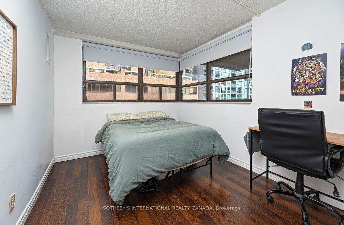 89 McCaul Street 520, Toronto Unit: 520