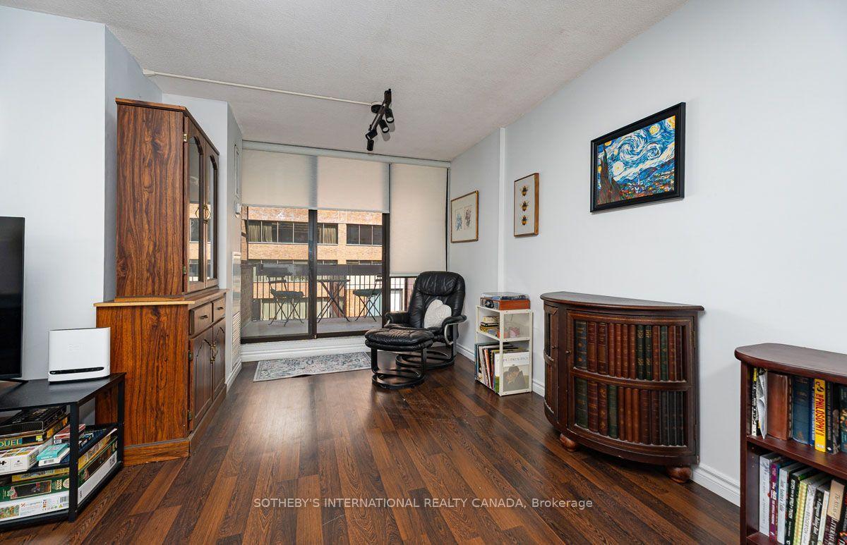 89 McCaul Street 520, Toronto Unit: 520