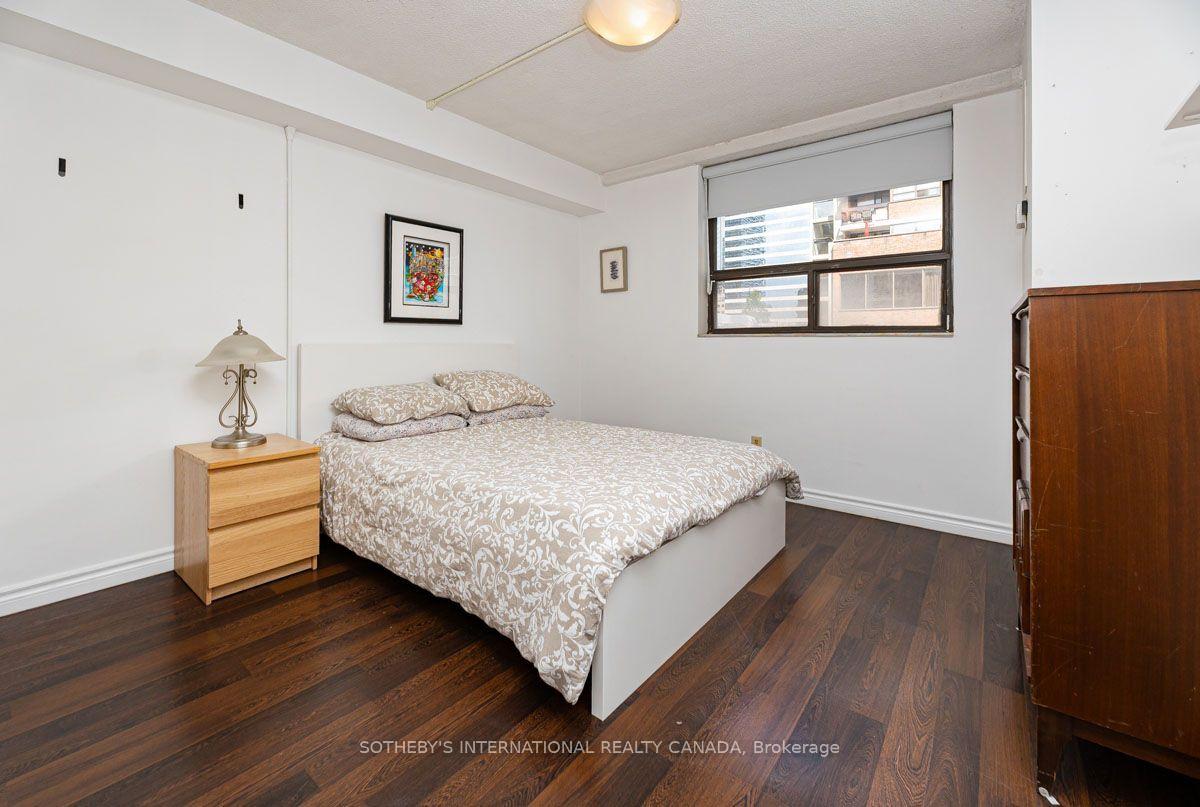 89 McCaul Street 520, Toronto Unit: 520