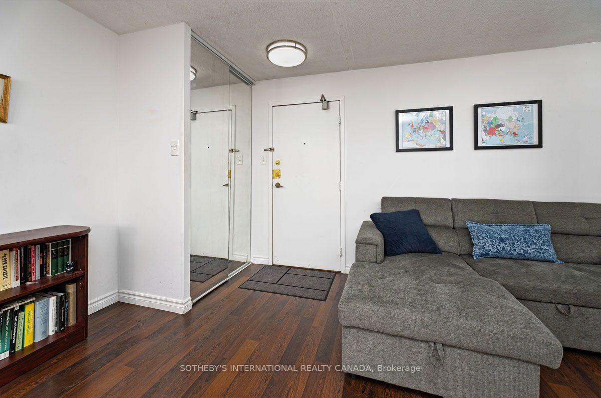 89 McCaul Street 520, Toronto Unit: 520