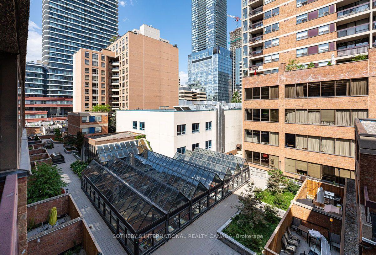 89 McCaul Street 520, Toronto Unit: 520