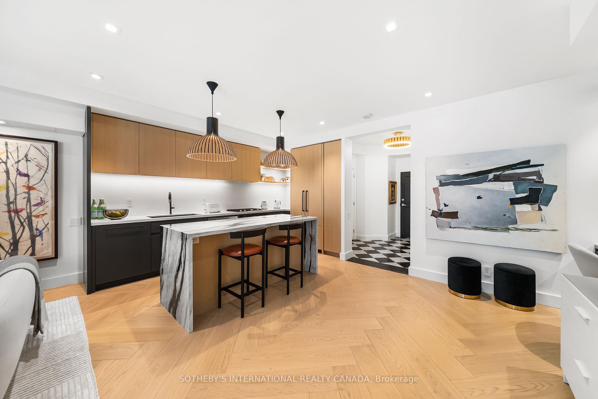 20 Scrivener Square 716, Toronto Unit: 716