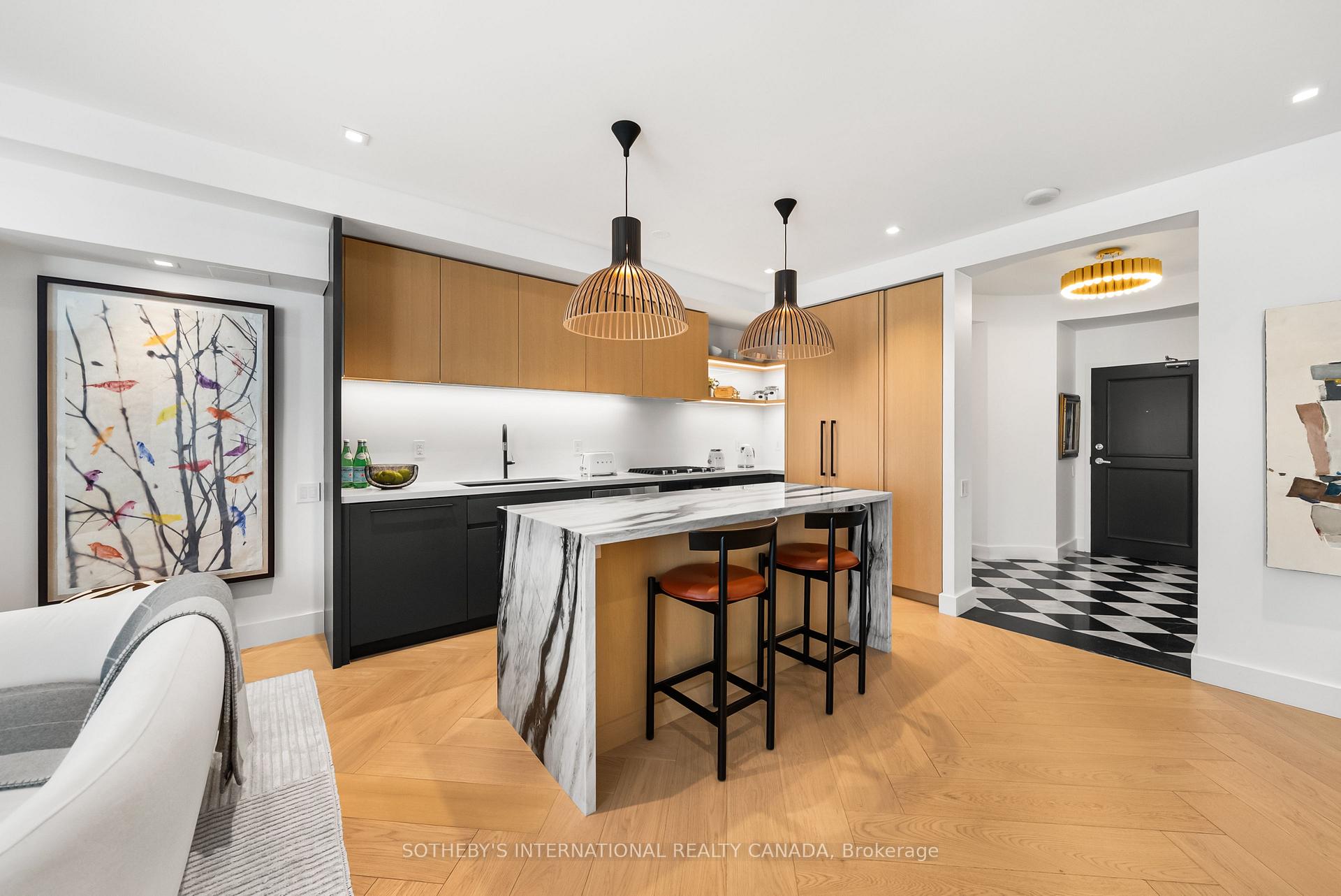 20 Scrivener Square 716, Toronto Unit: 716