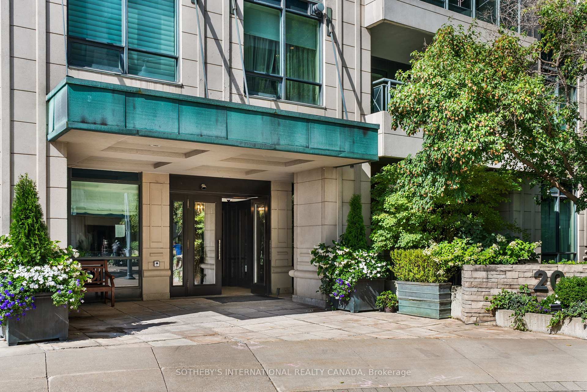 20 Scrivener Square 716, Toronto Unit: 716