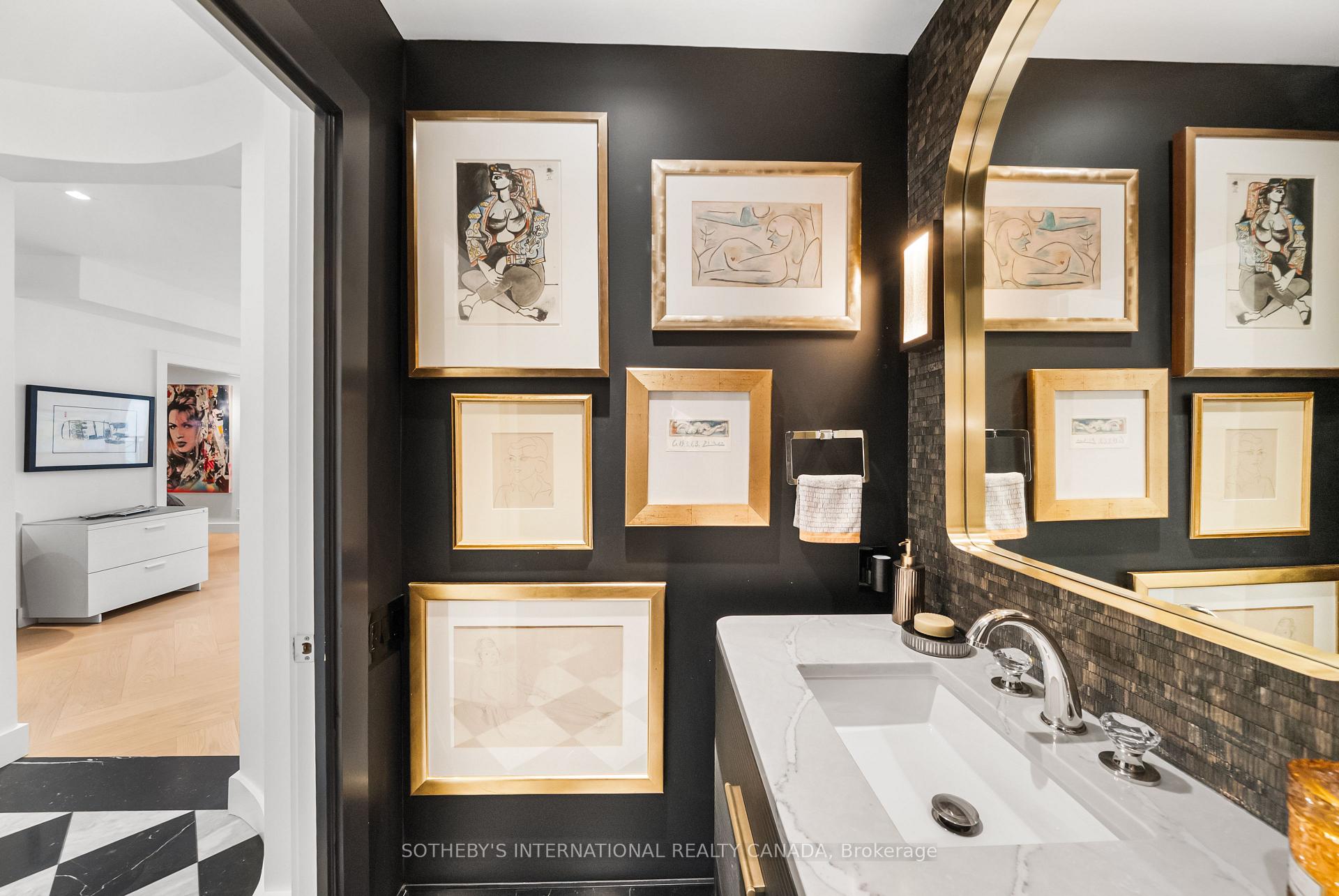 20 Scrivener Square 716, Toronto Unit: 716