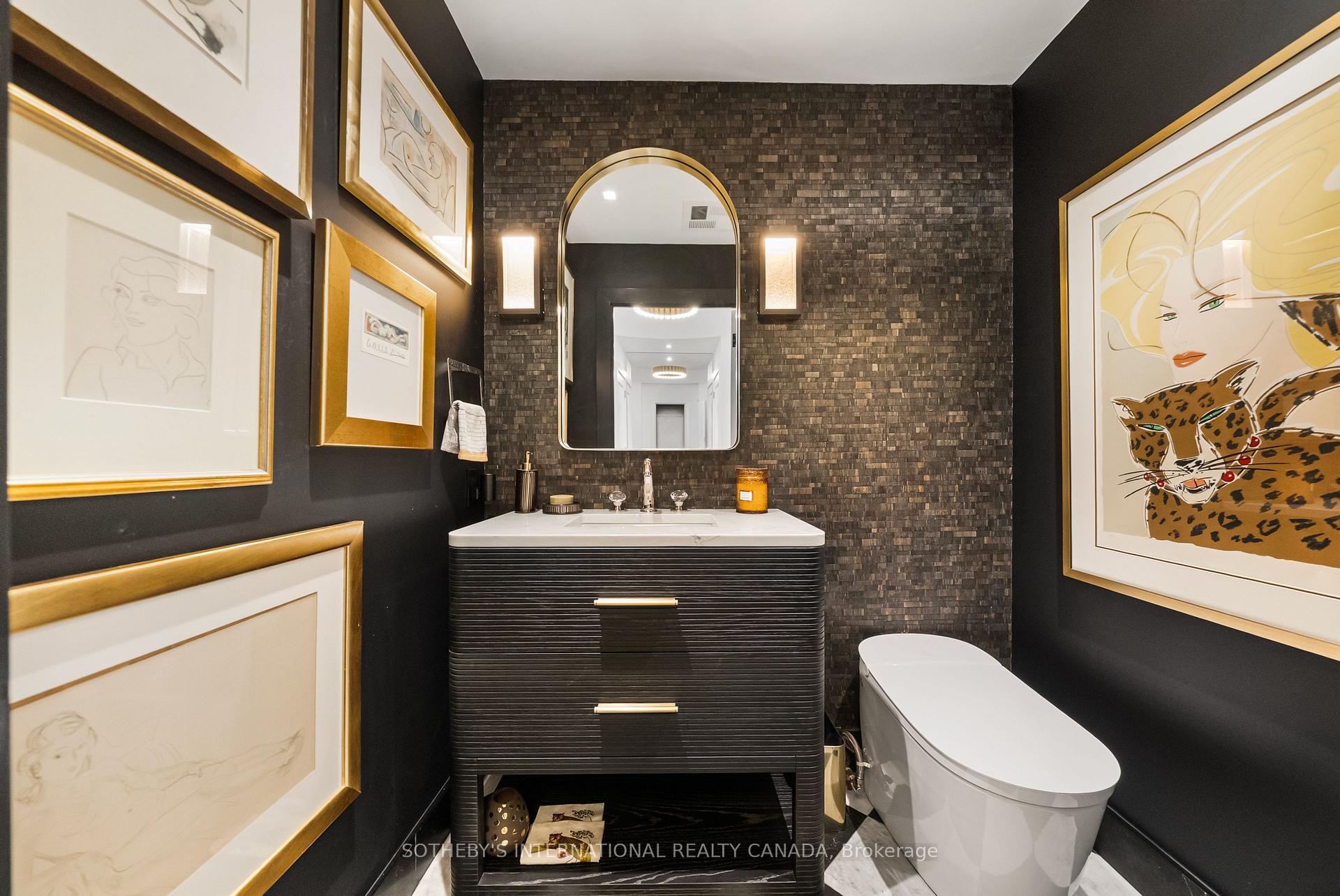 20 Scrivener Square 716, Toronto Unit: 716