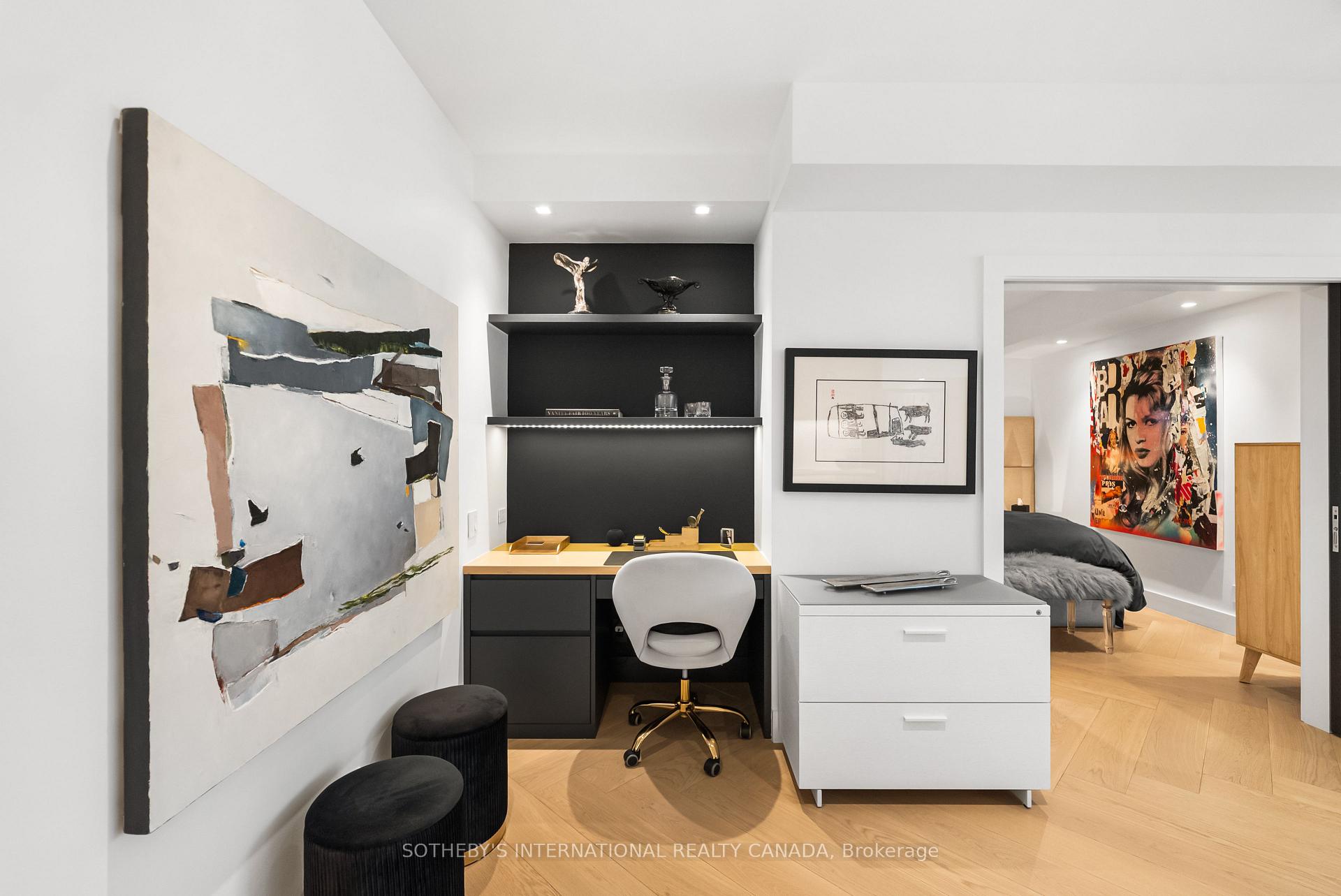 20 Scrivener Square 716, Toronto Unit: 716