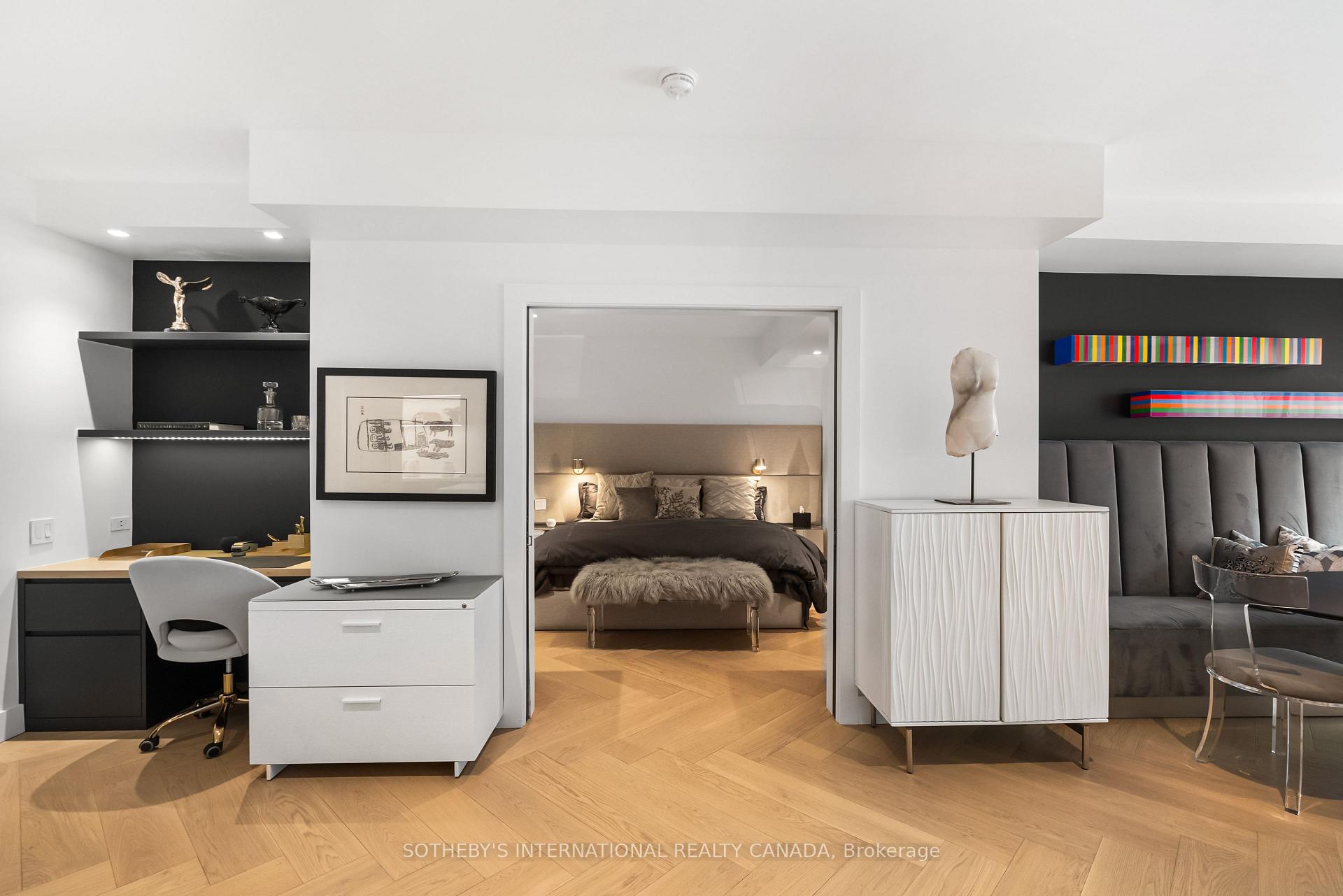 20 Scrivener Square 716, Toronto Unit: 716