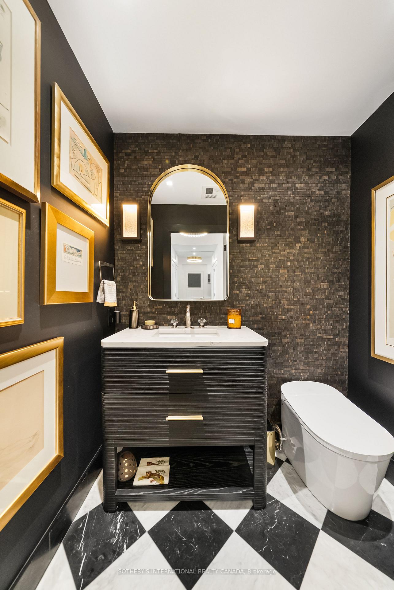 20 Scrivener Square 716, Toronto Unit: 716
