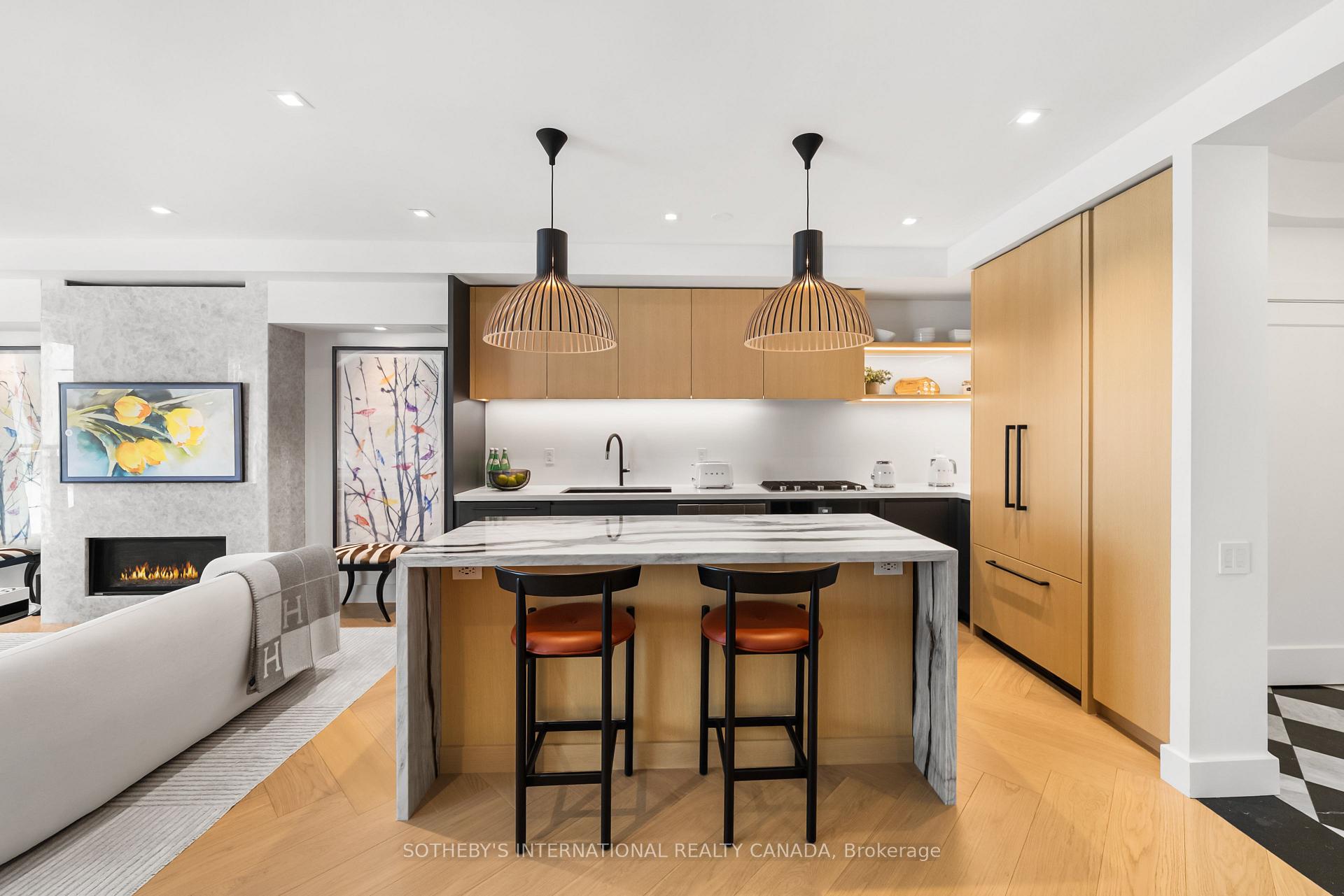 20 Scrivener Square 716, Toronto Unit: 716