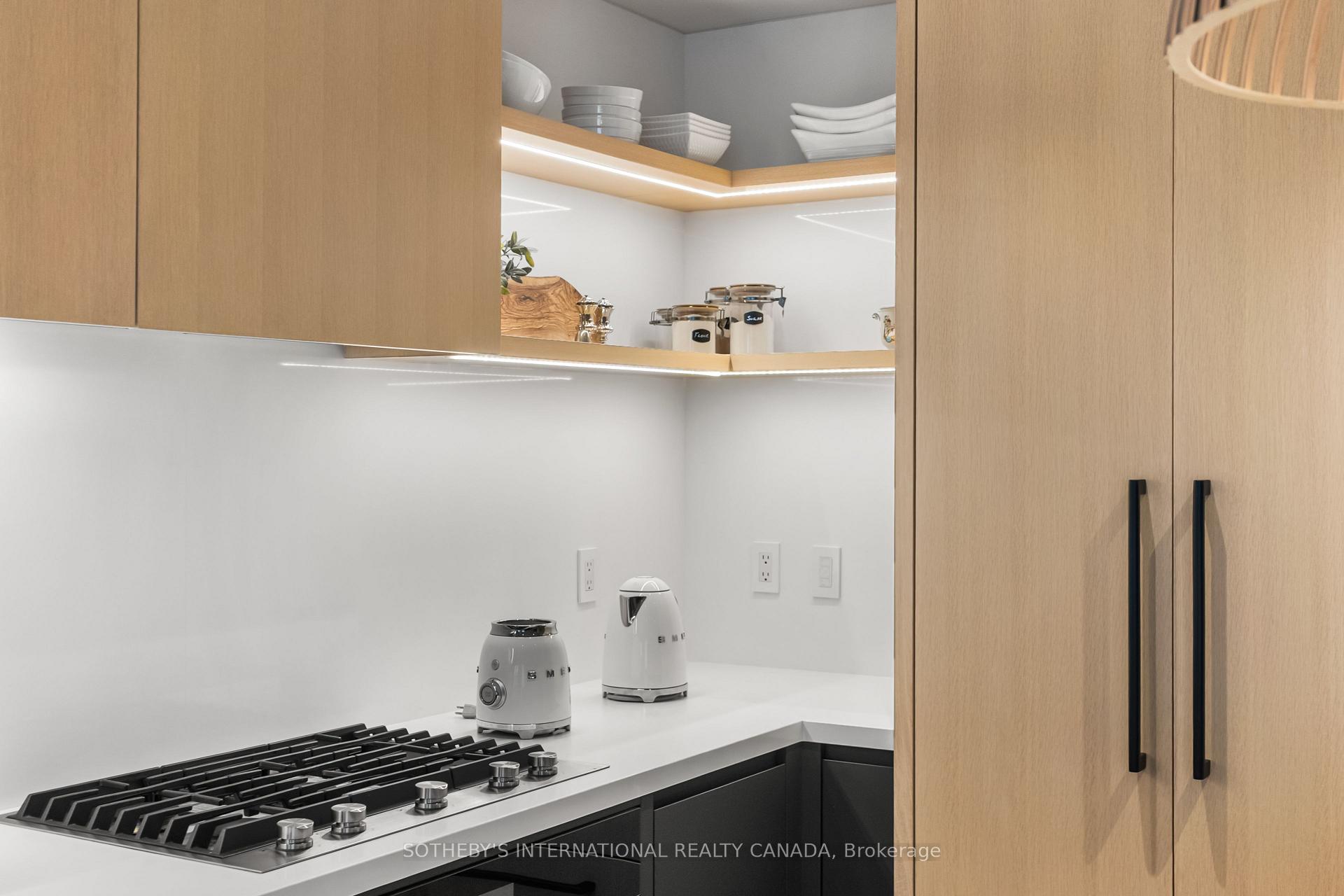 20 Scrivener Square 716, Toronto Unit: 716