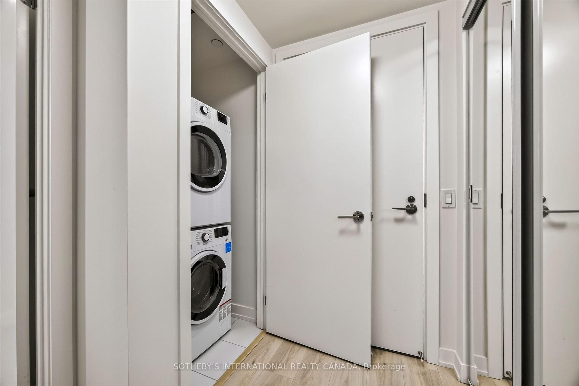 110 Broadway Avenue 507, Toronto Unit: 507
