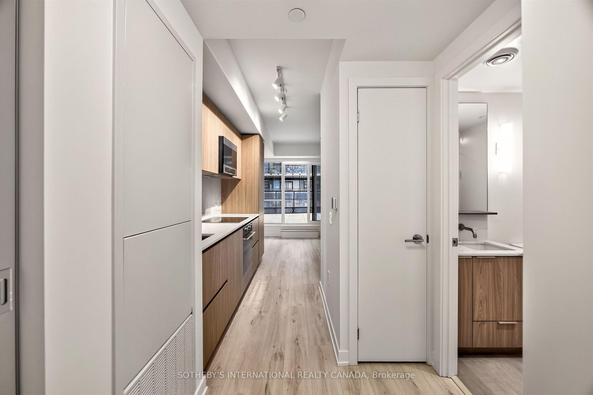 110 Broadway Avenue 507, Toronto Unit: 507
