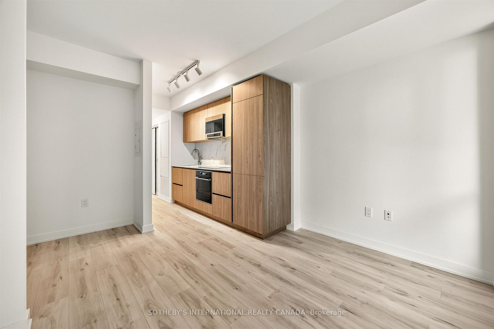 110 Broadway Avenue 507, Toronto Unit: 507
