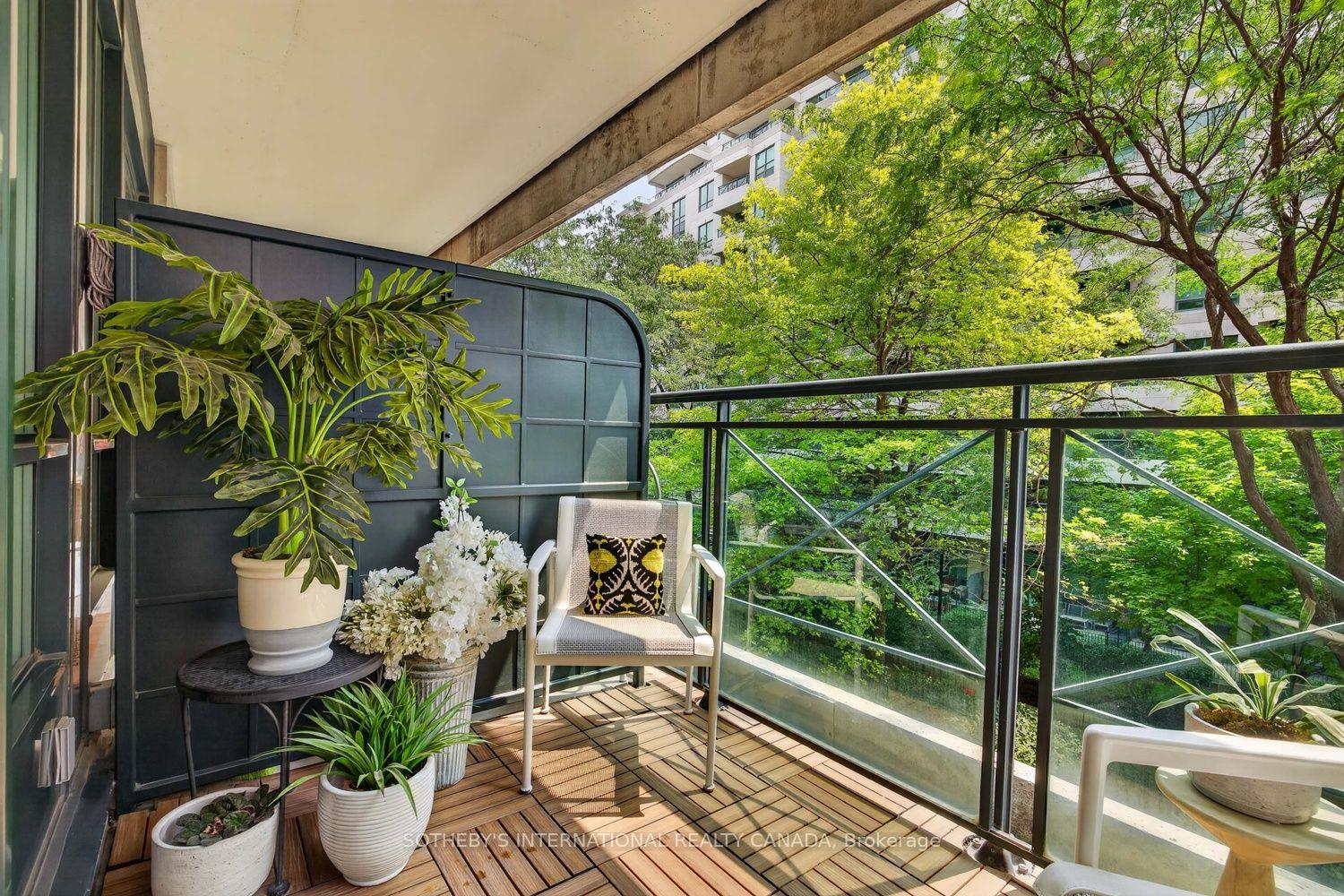 20 Scrivener Square 301, Toronto Unit: 301