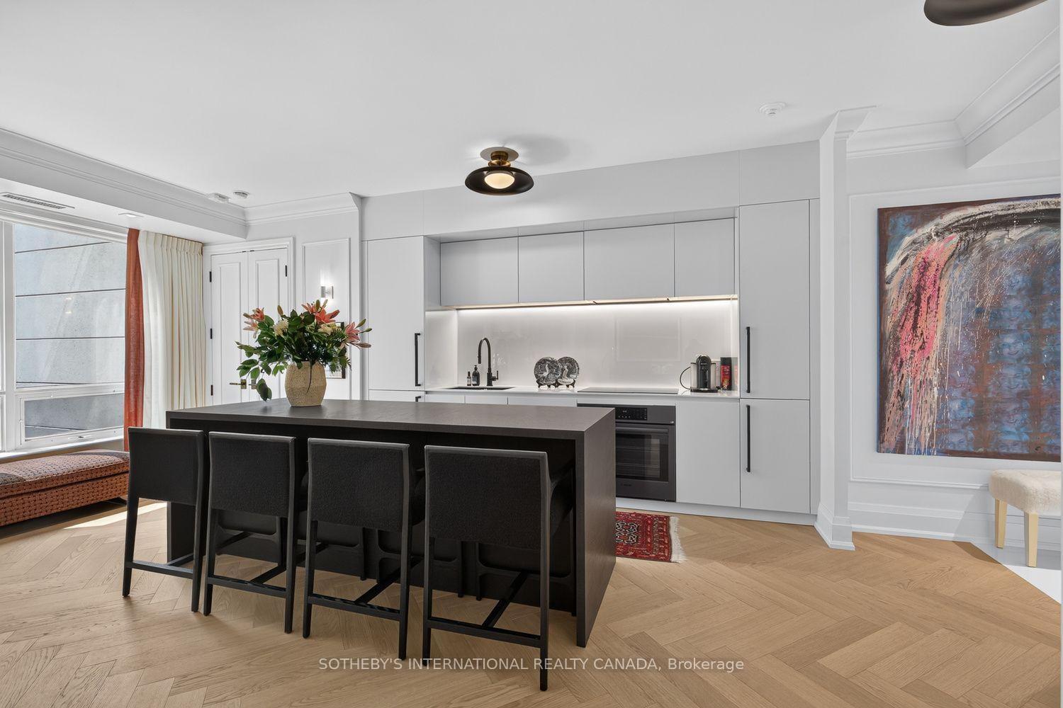 20 Scrivener Square 301, Toronto Unit: 301