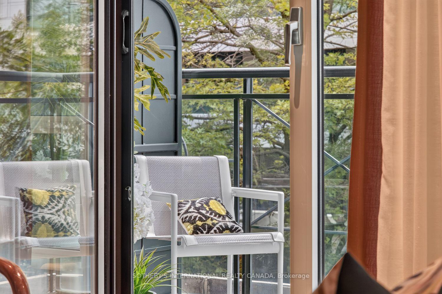 20 Scrivener Square 301, Toronto Unit: 301