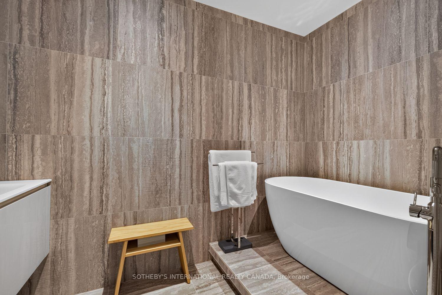 20 Scrivener Square 301, Toronto Unit: 301