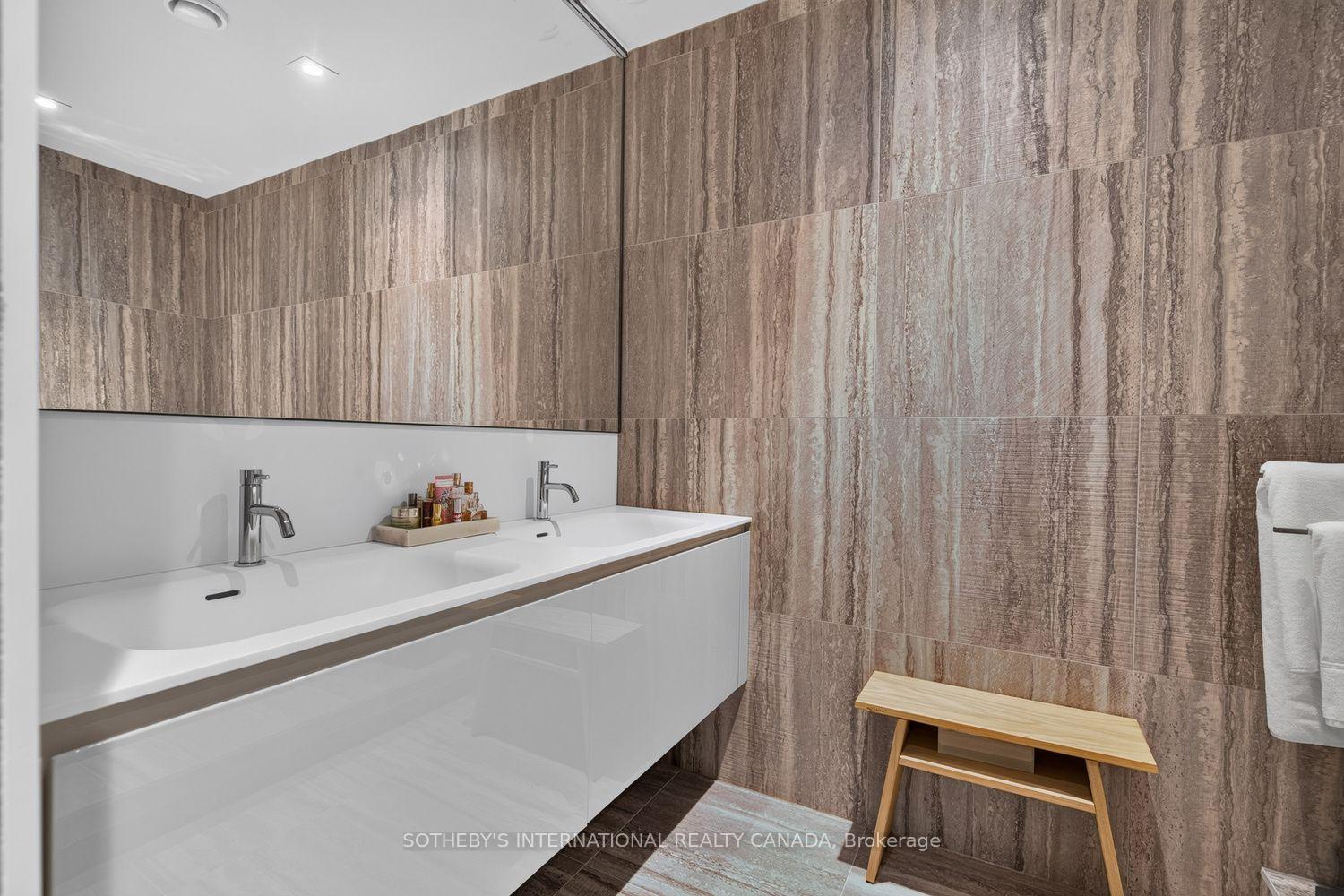 20 Scrivener Square 301, Toronto Unit: 301
