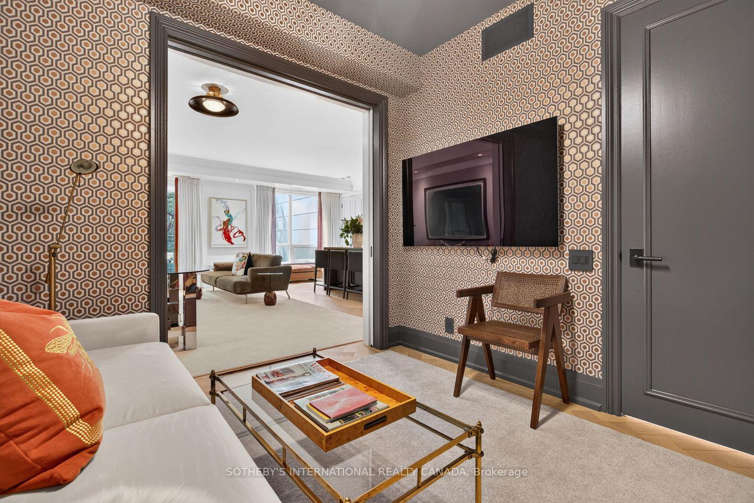 20 Scrivener Square 301, Toronto Unit: 301
