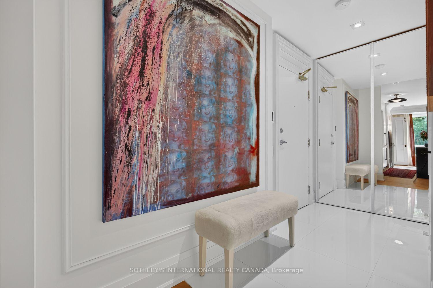 20 Scrivener Square 301, Toronto Unit: 301