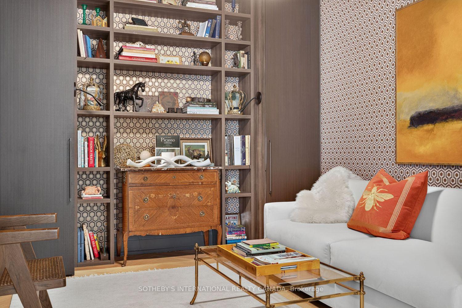 20 Scrivener Square 301, Toronto Unit: 301