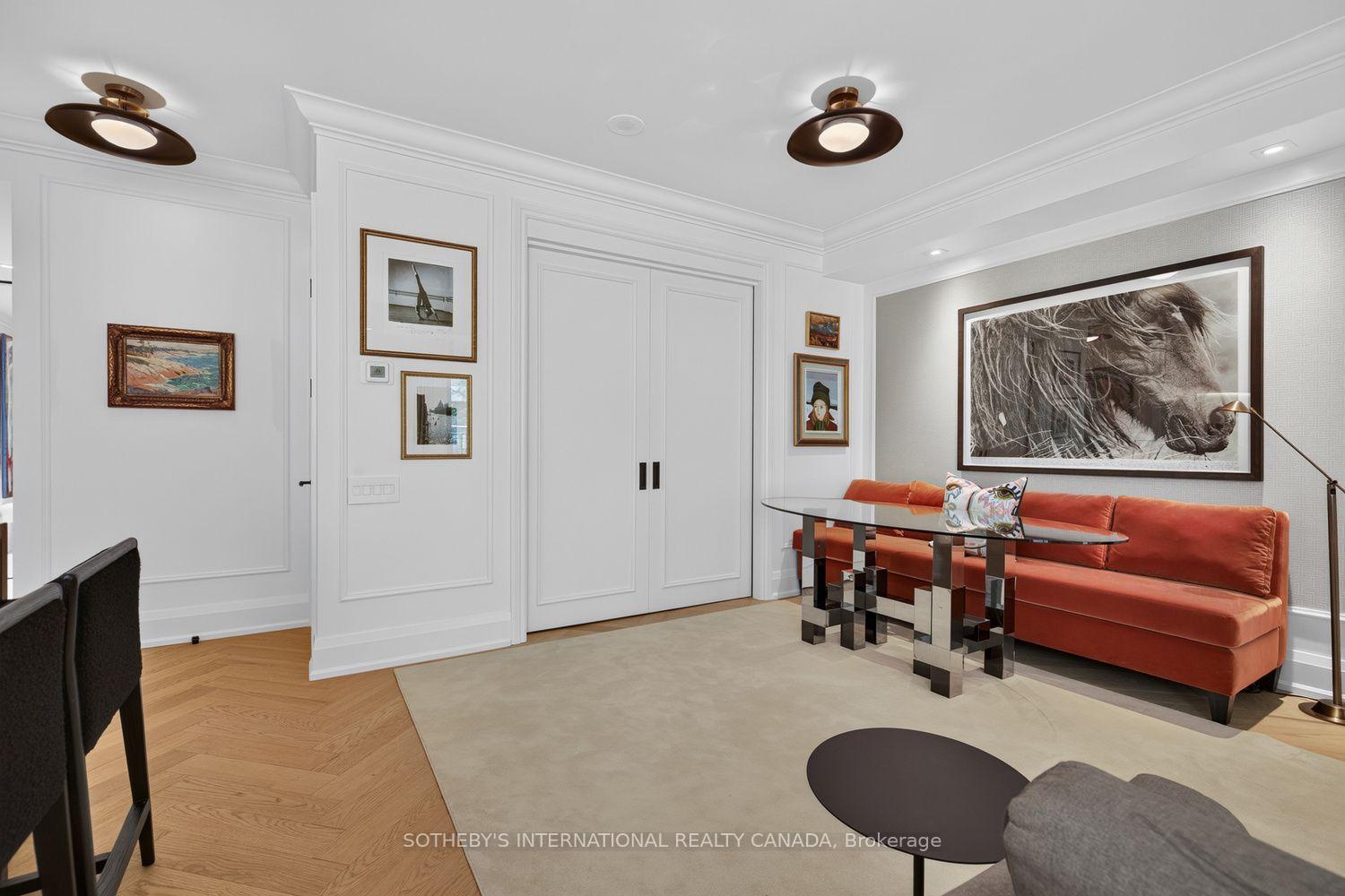 20 Scrivener Square 301, Toronto Unit: 301