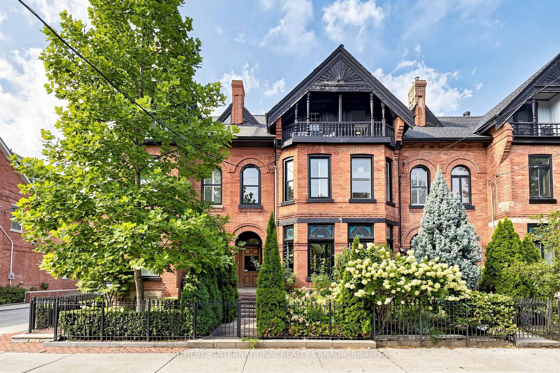 328 Wellesley Street E, Toronto