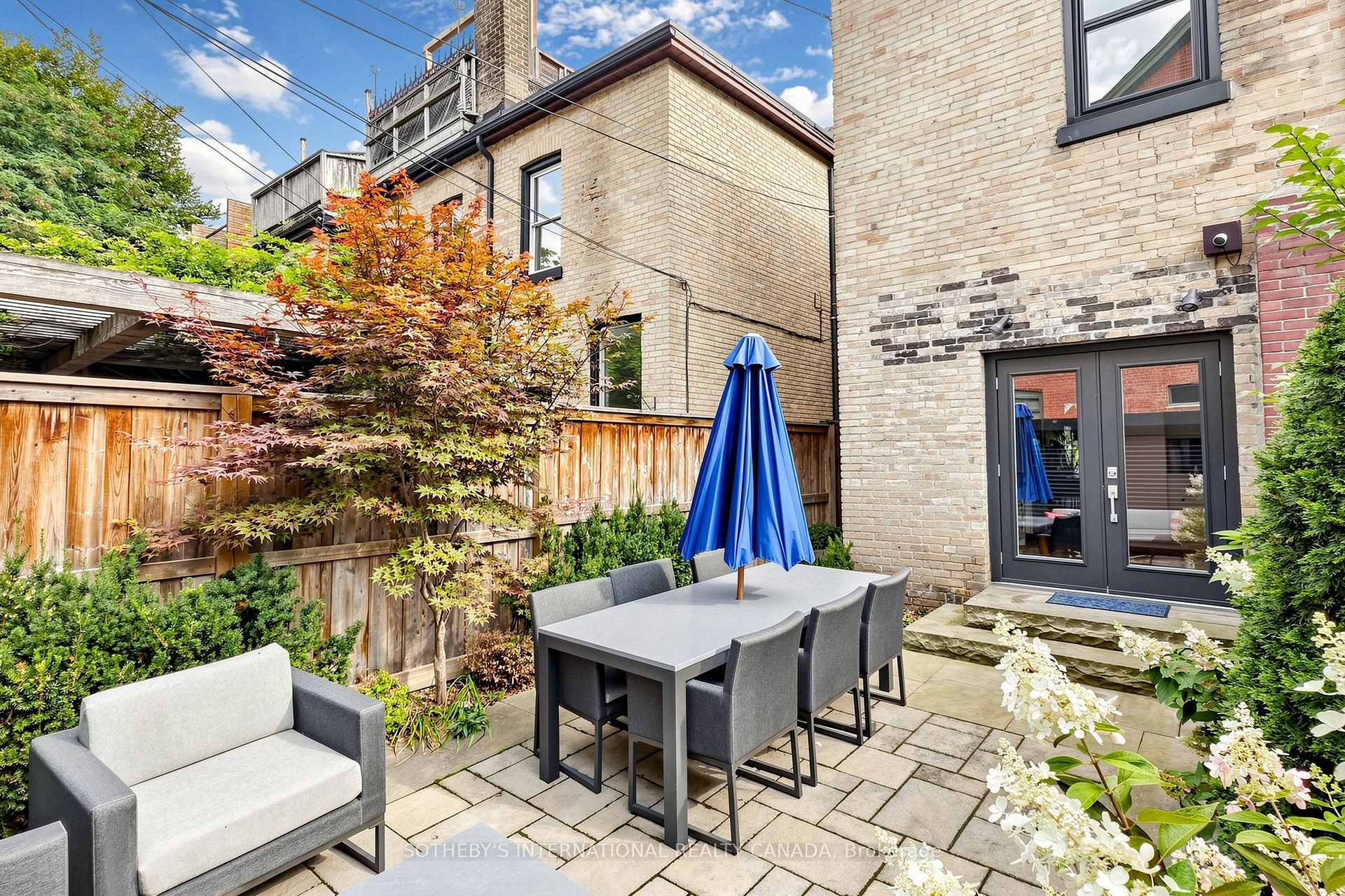328 Wellesley Street E, Toronto