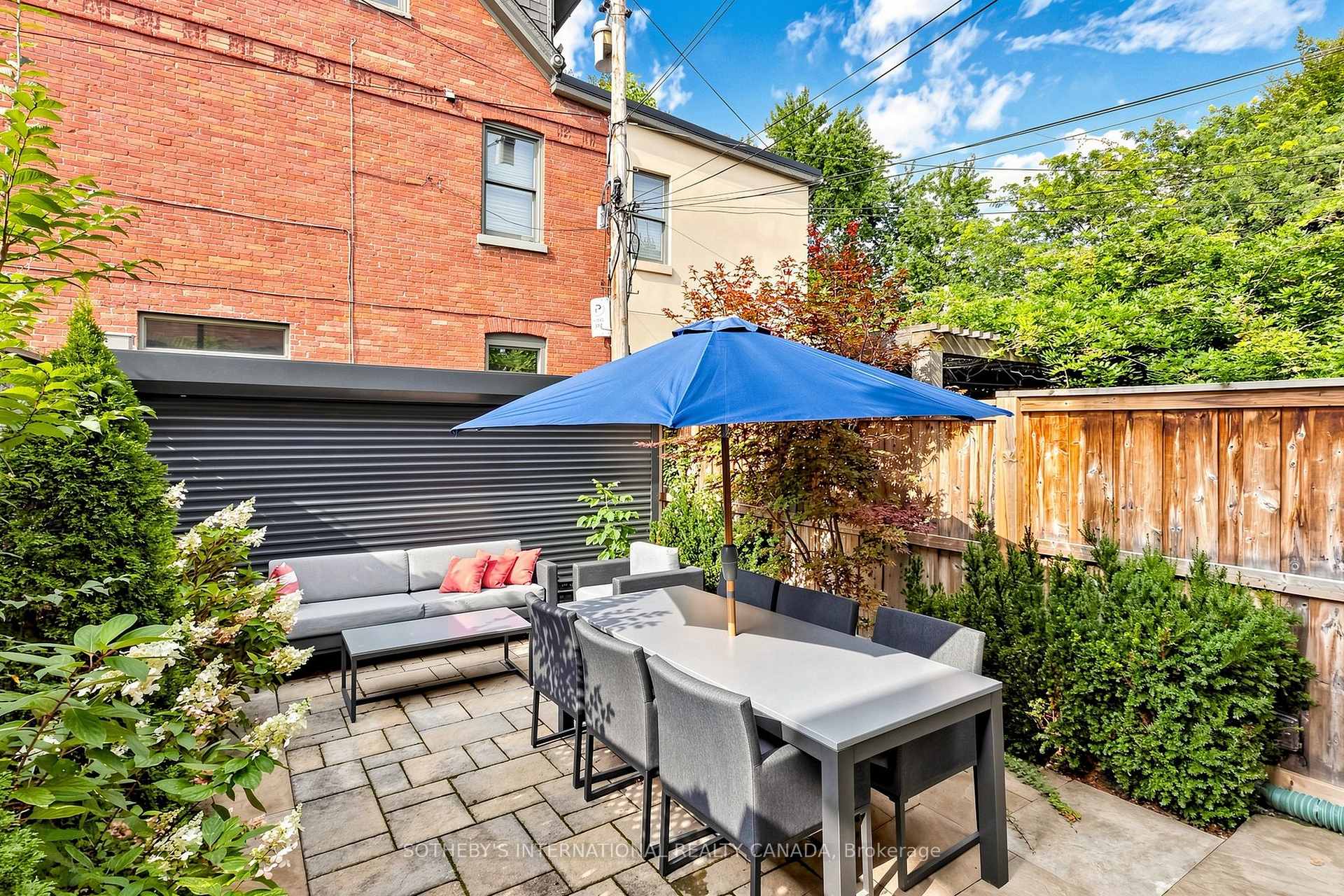 328 Wellesley Street E, Toronto