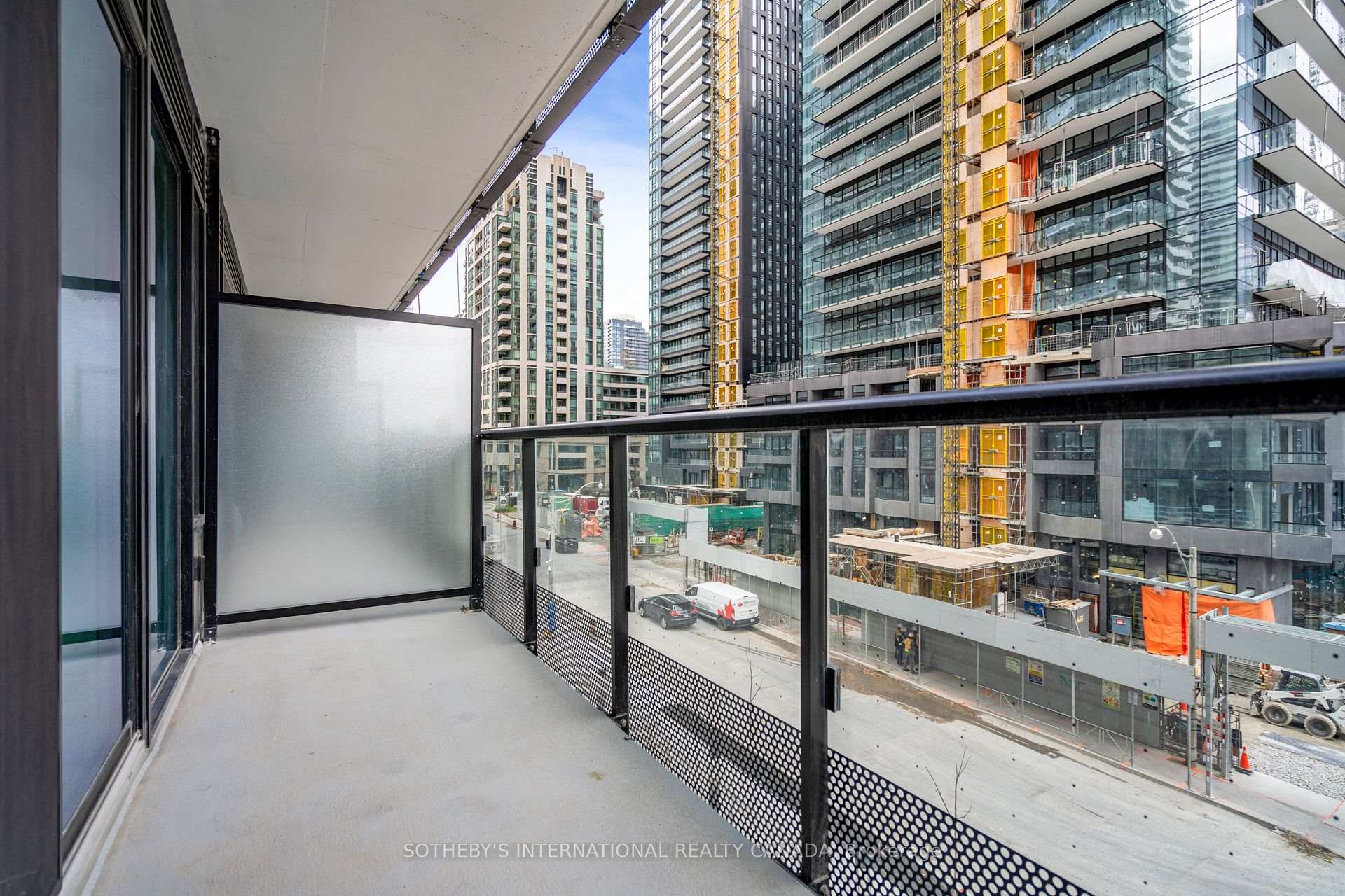 117 Broadway Avenue 407, Toronto Unit: 407