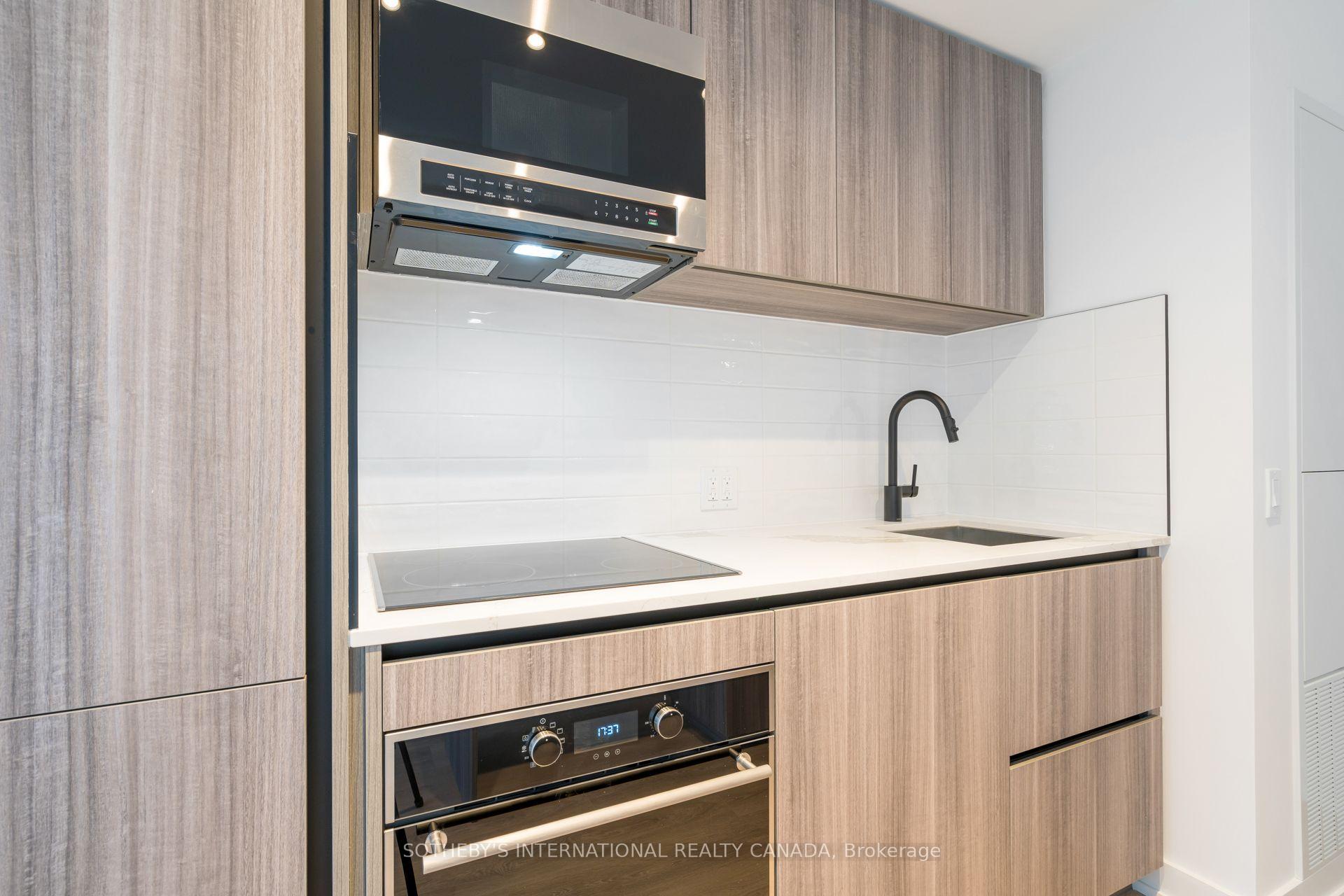 117 Broadway Avenue 407, Toronto Unit: 407