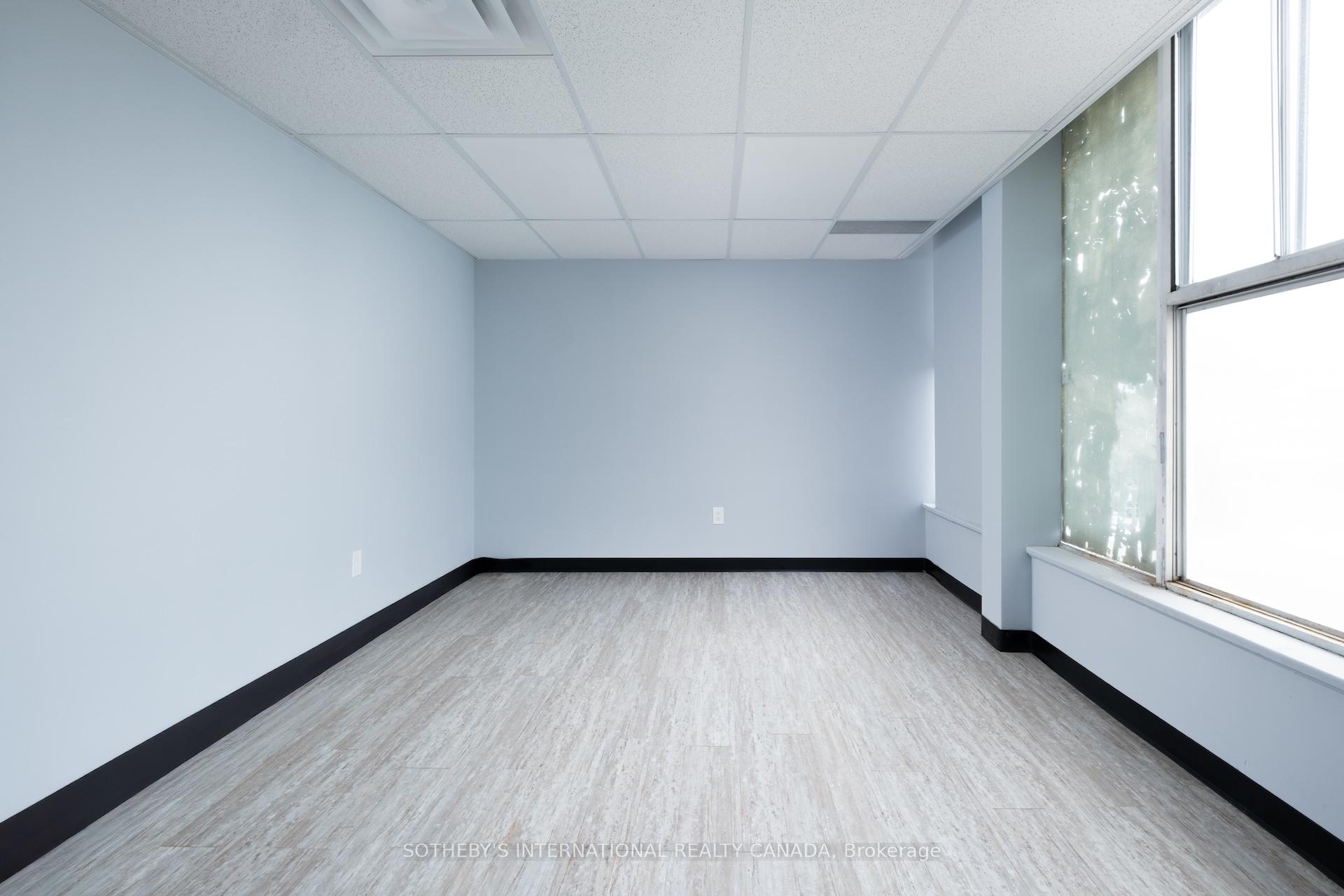 2927 Danforth Avenue Second Floor