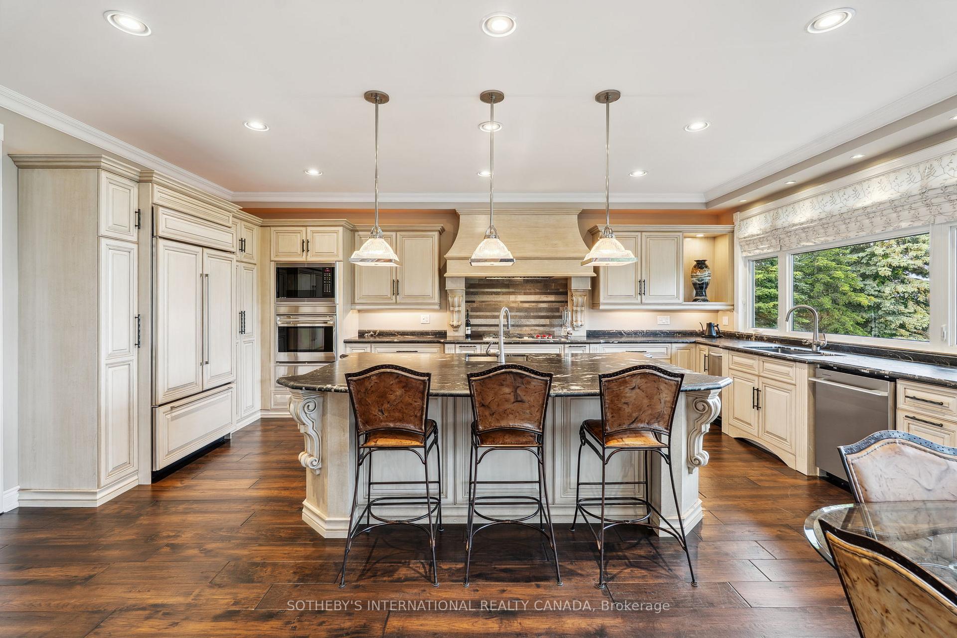 12 Island View Court