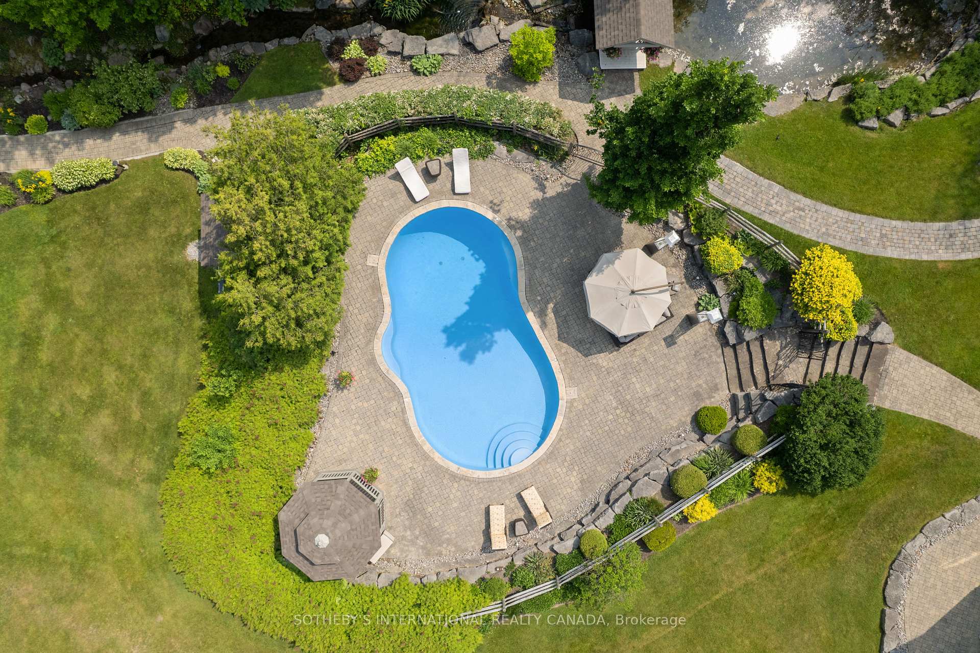 12 Island View Court