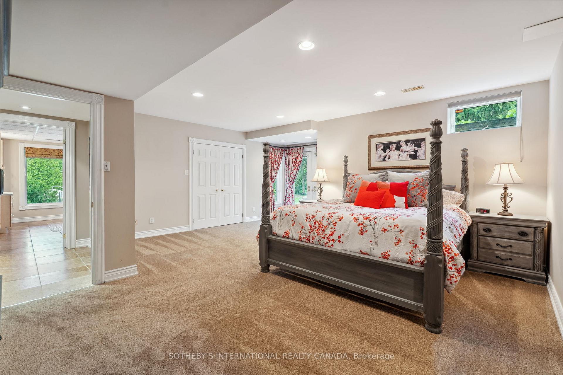 12 Island View Court