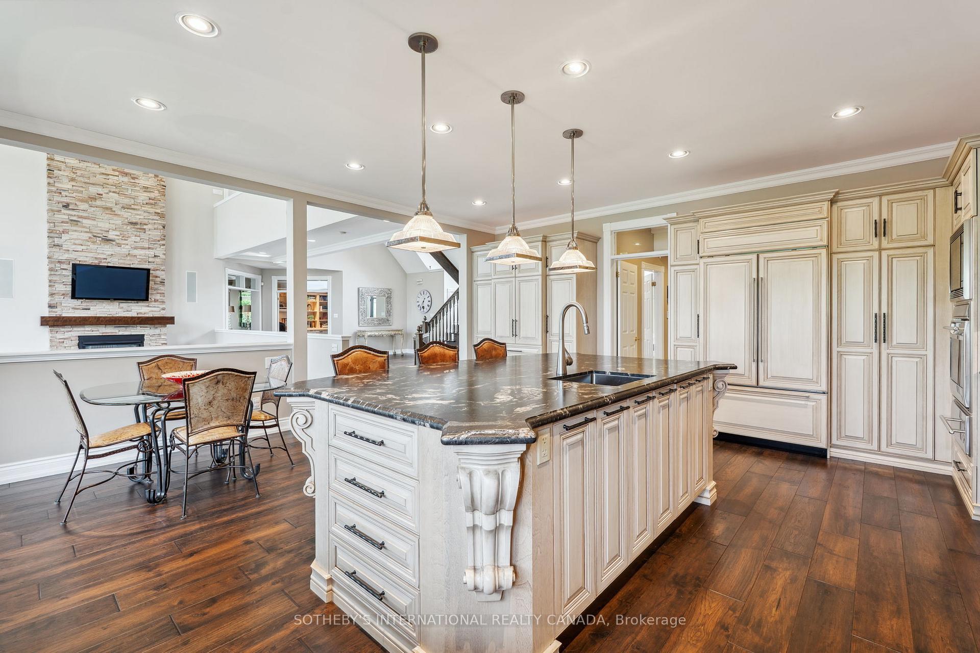 12 Island View Court