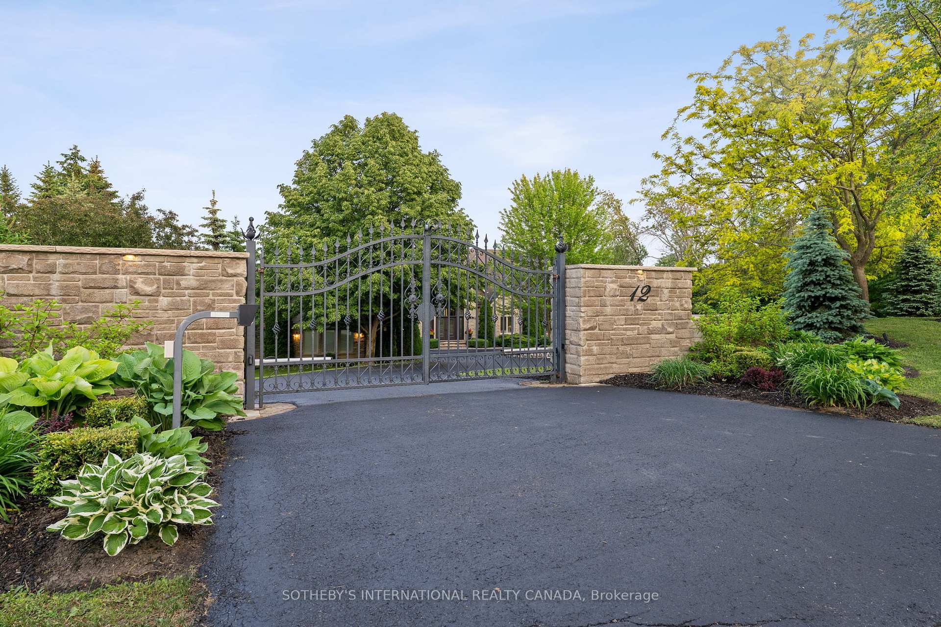 12 Island View Court