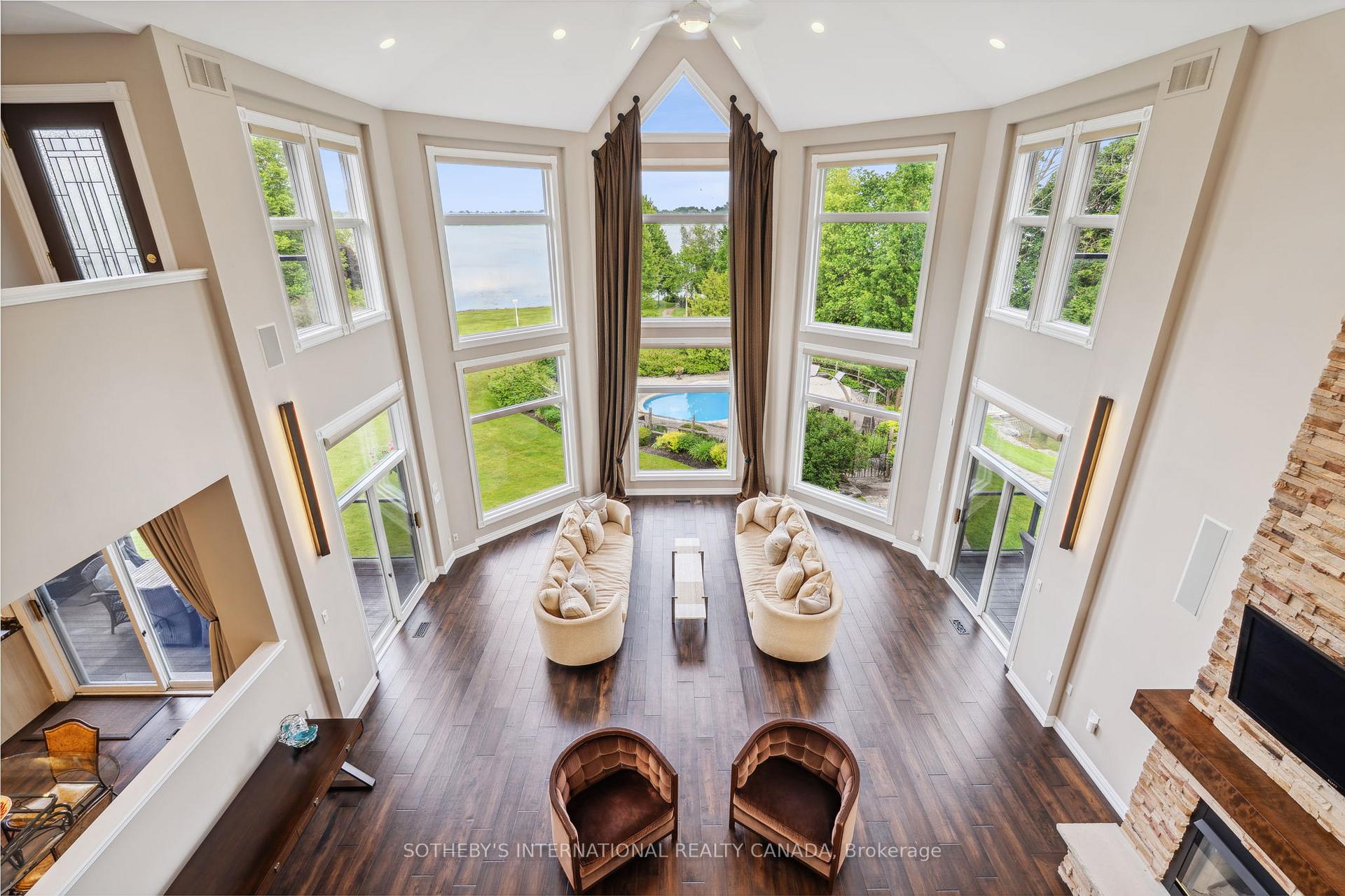 12 Island View Court