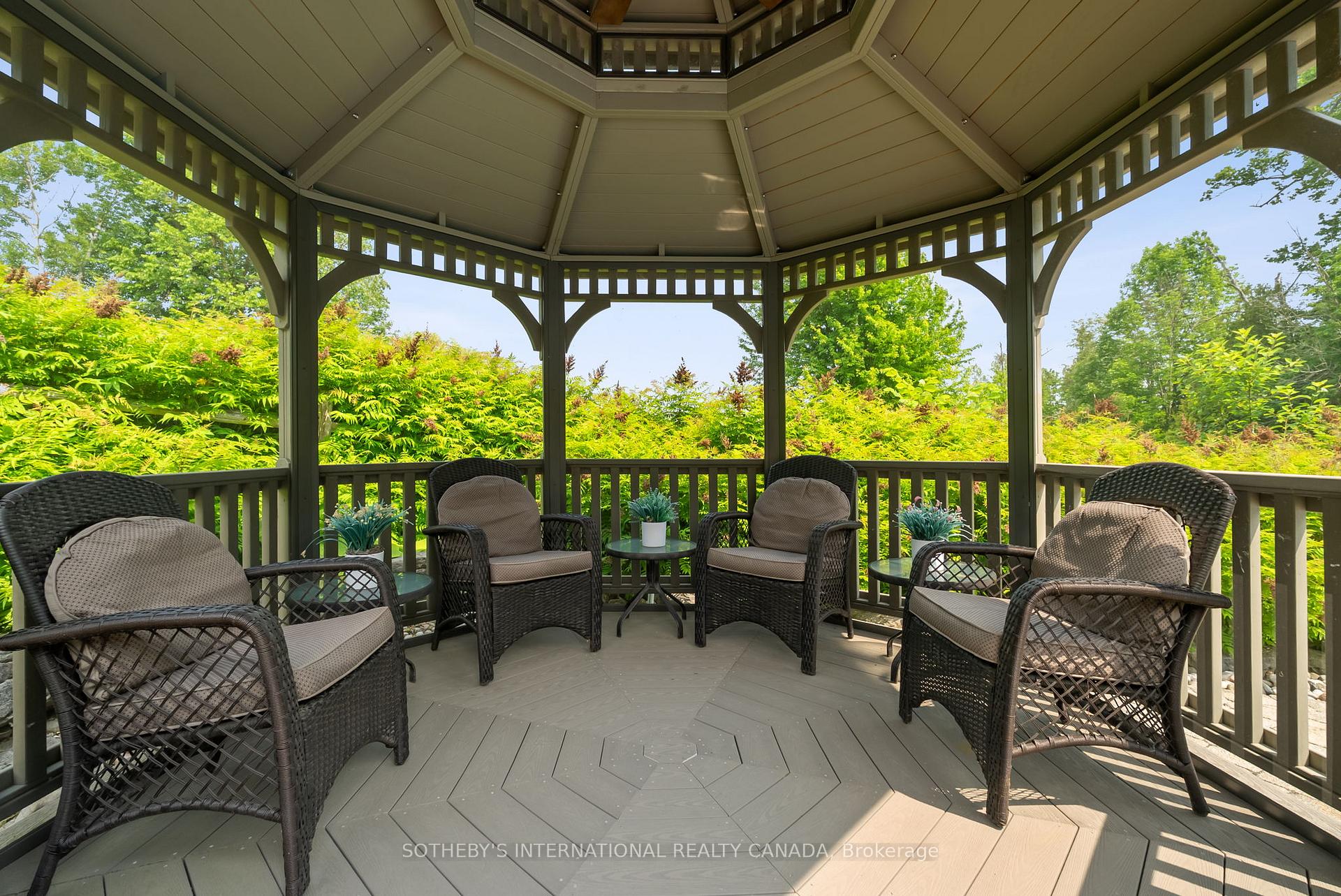 12 Island View Court