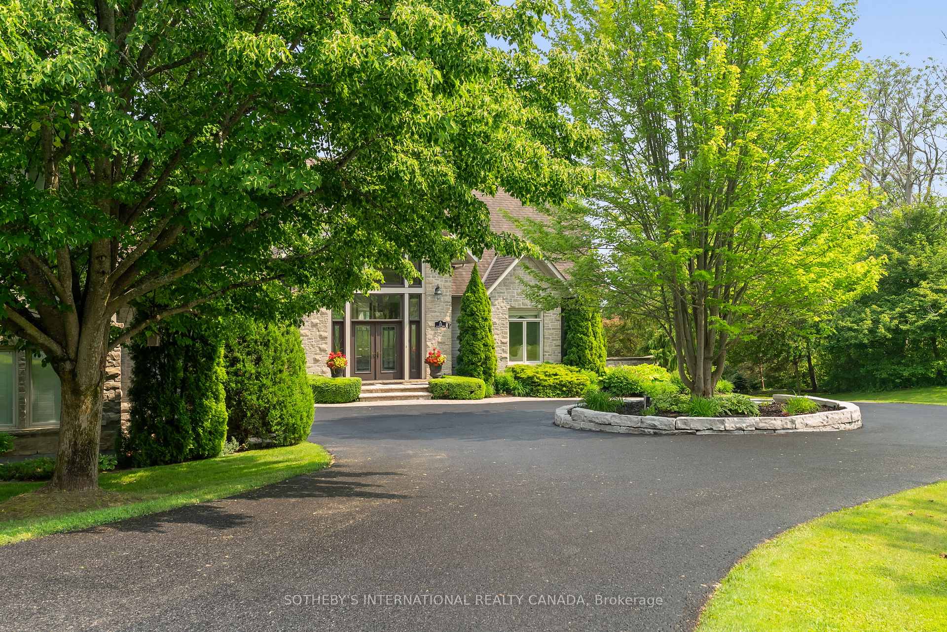 12 Island View Court