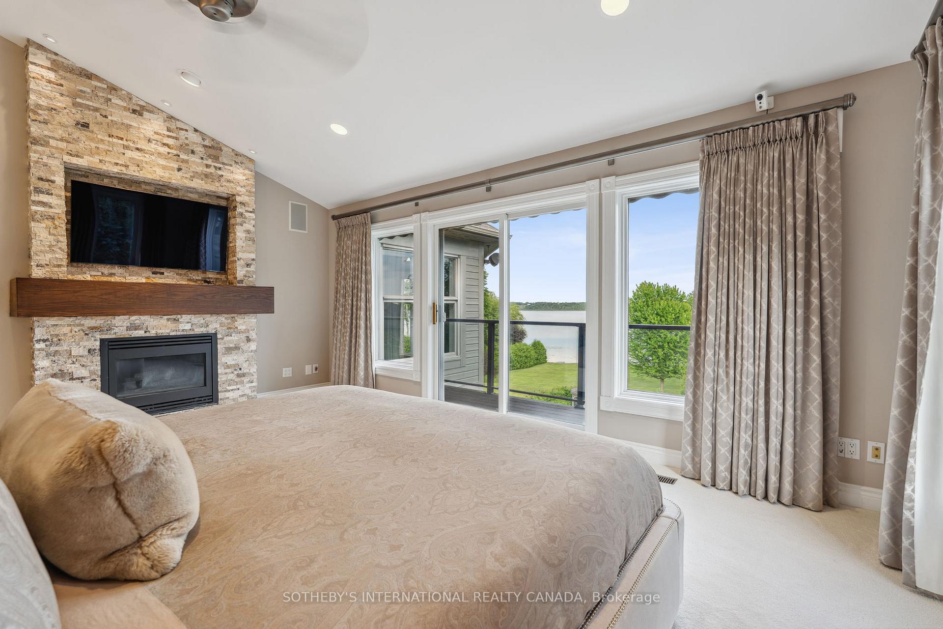 12 Island View Court