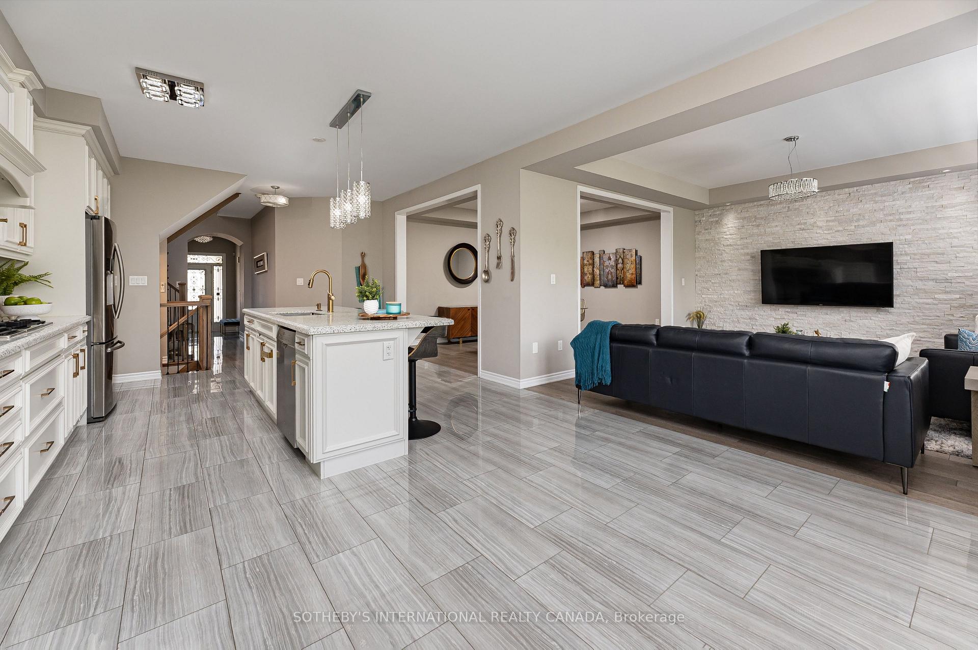 1056 Foxtail Crescent