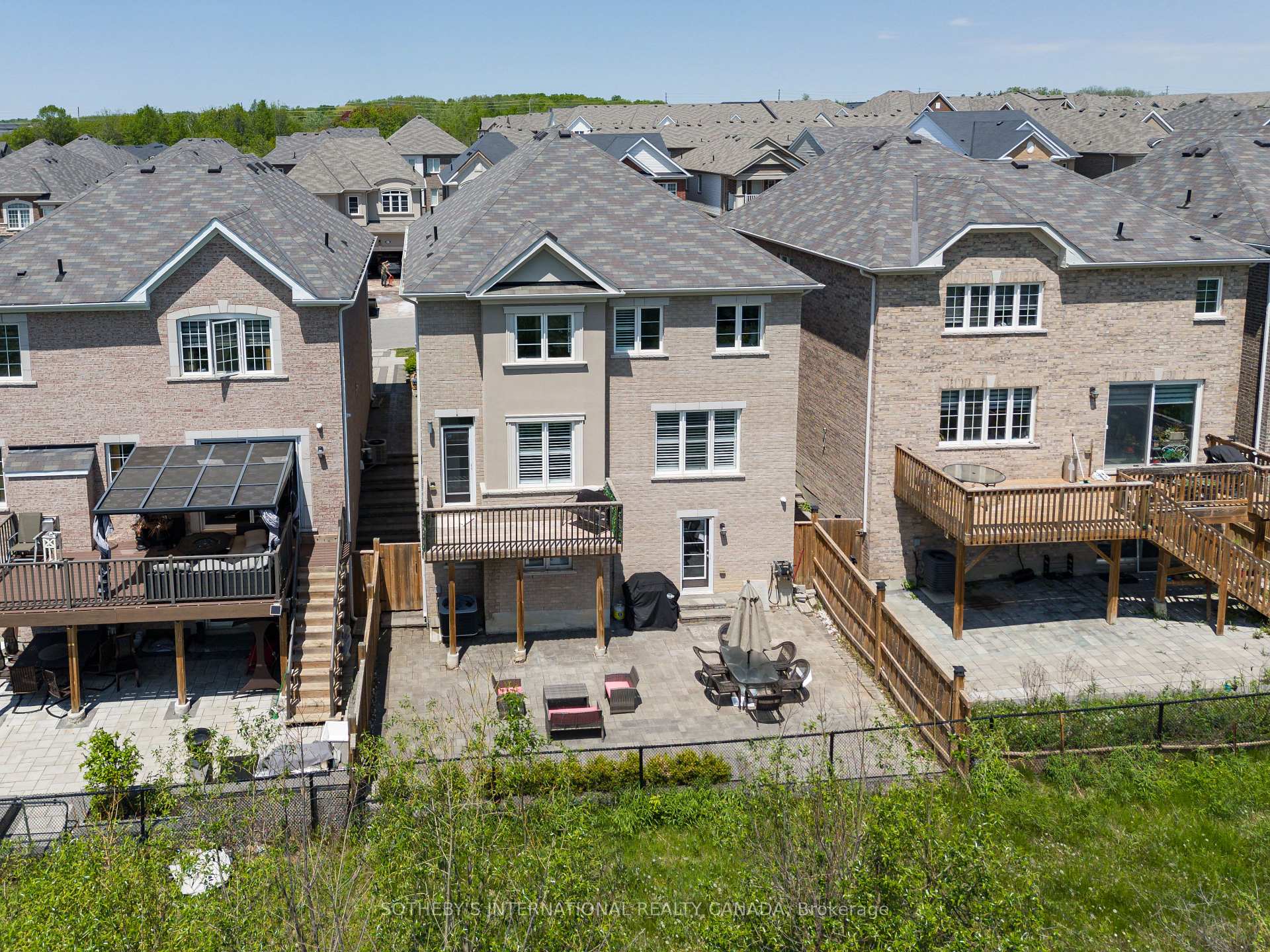 1056 Foxtail Crescent