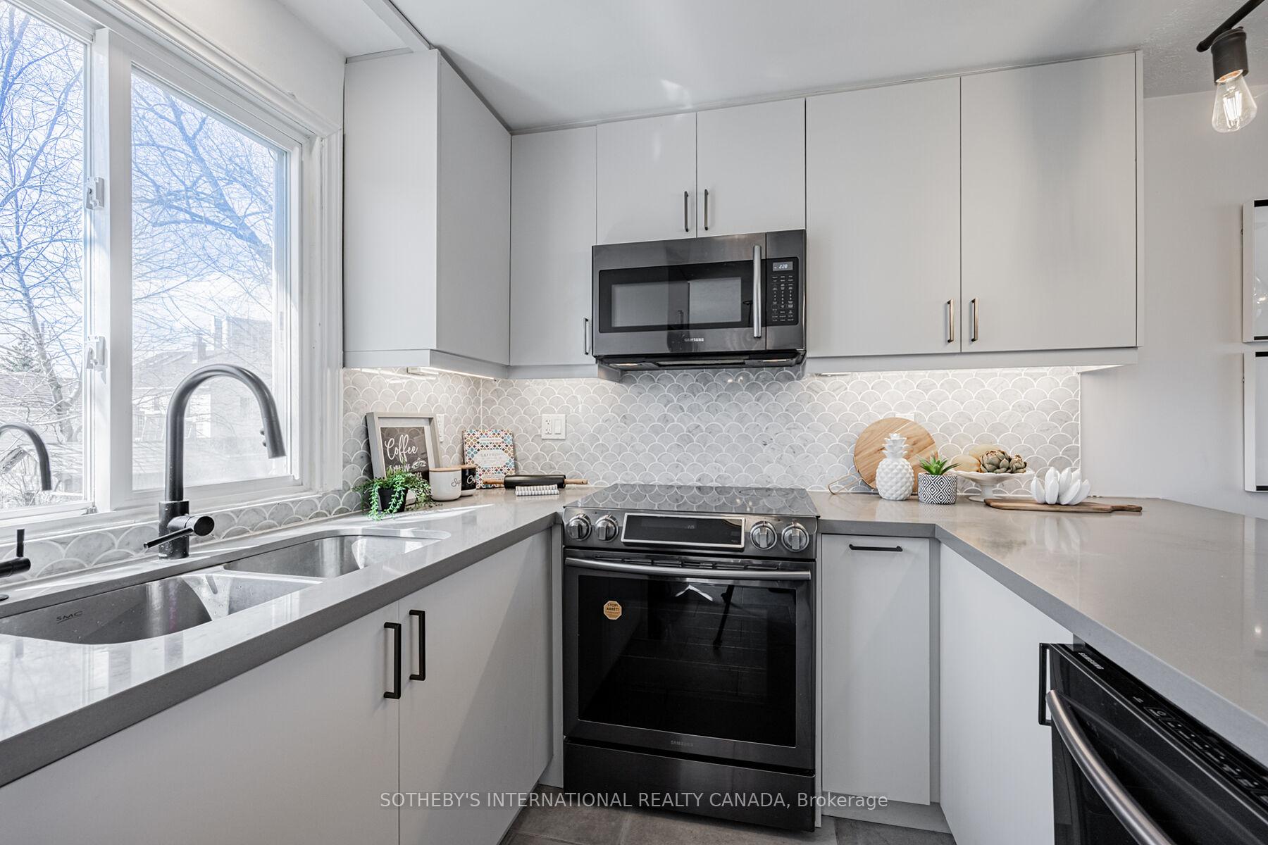 4075A Lawrence Avenue E, Toronto
